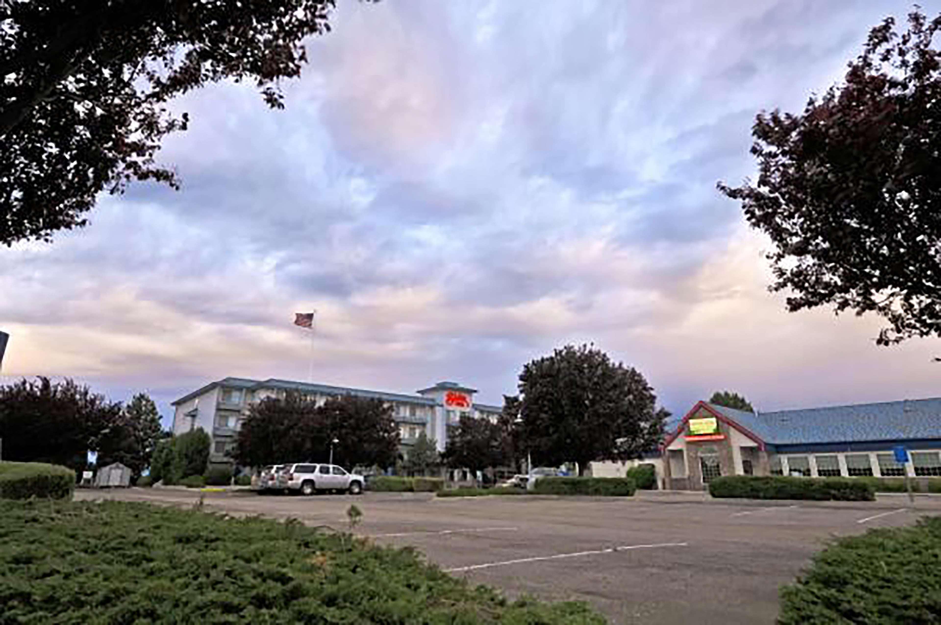 Shilo Inn Suites Hotel - Nampa Suites Extérieur photo
